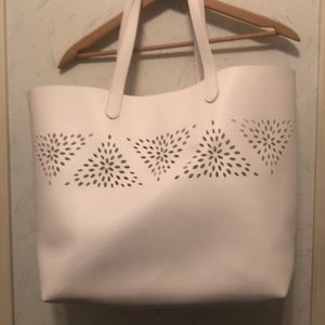 White beach bag toat